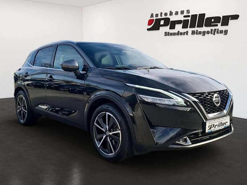 Nissan Qashqai 1.3 DIG-T Tekna 4x4/AHK/LED/Panoramadach