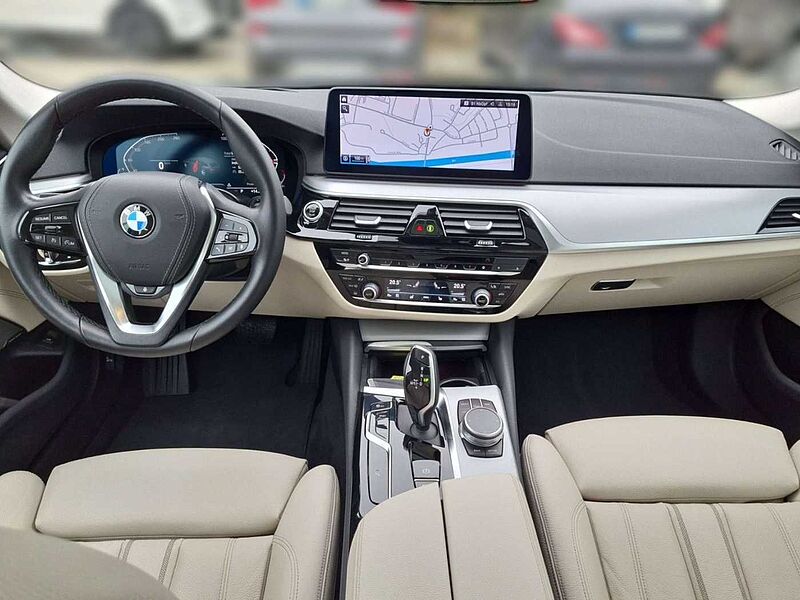 BMW 530 d xDrive Touring/Laser/HUD/Panorama/Leder/DDC