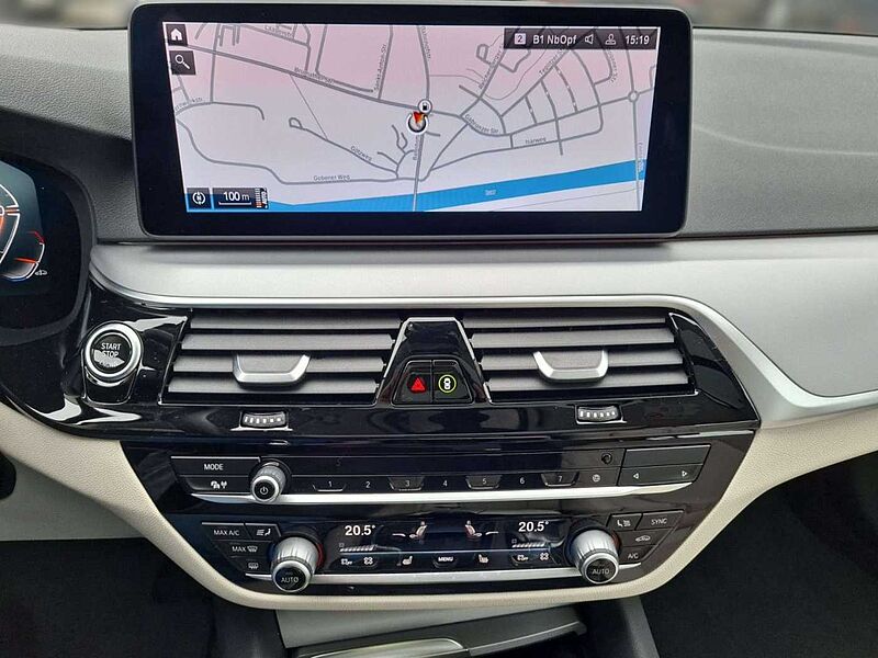 BMW 530 d xDrive Touring/Laser/HUD/Panorama/Leder/DDC