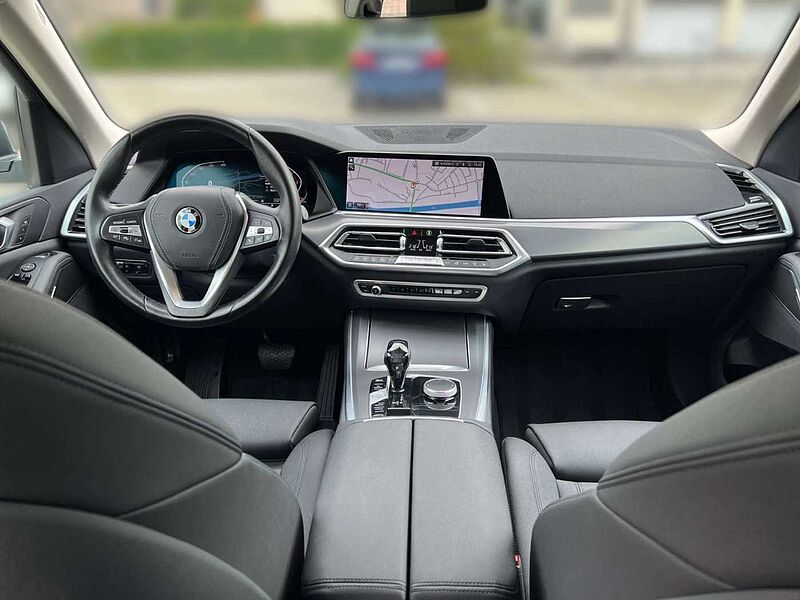 BMW X5 xDrive 30d/LED/Leder/Standh. /GSD/Live Cockpit