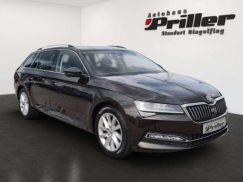 SKODA Superb 2.0TDI Combi Style/NAVI/LED/Apple/ACC/DCC