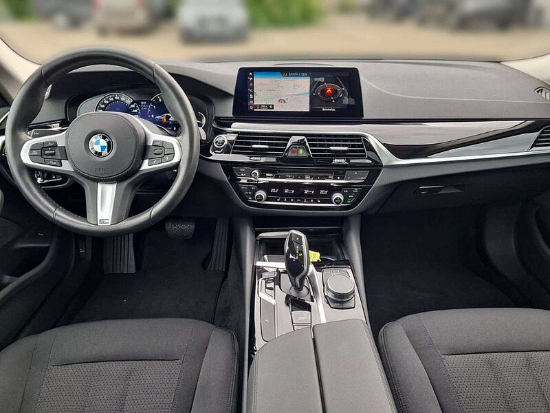 BMW 520 i Lim. NAVI/LED/HUD/eGSD/HIFI/RTTI/SRA