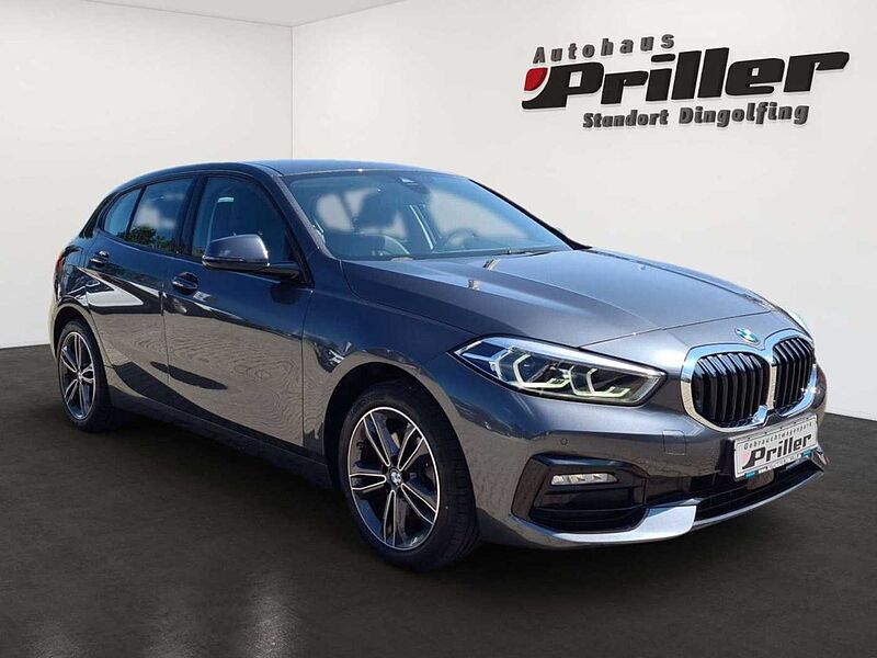 BMW 116 d Sport Line/NAVI/LED/DAB/PDC/SHZ/LiveCockpit