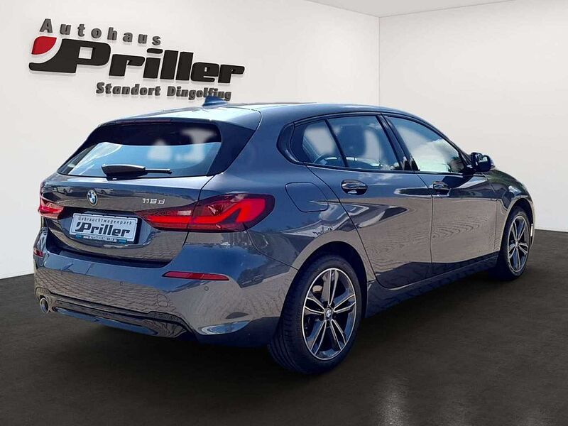 BMW 116 d Sport Line/NAVI/LED/DAB/PDC/SHZ/LiveCockpit