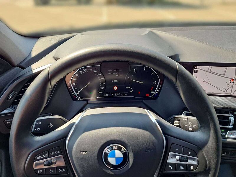 BMW 116 d Sport Line/NAVI/LED/DAB/PDC/SHZ/LiveCockpit