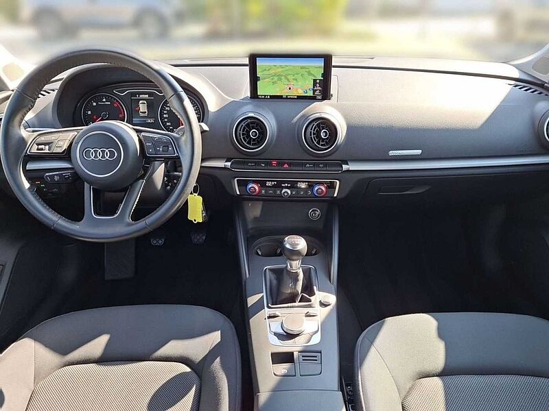 Audi A3 Sportback 30 TDI/LED/NAVI/ACC/Assistenz-Paket