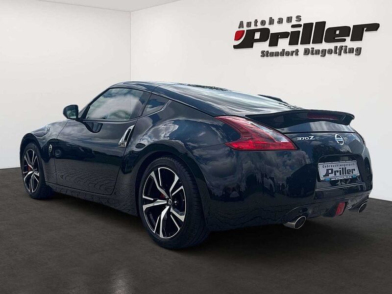 Nissan 370Z Coupé Pack/NAVI/Bi-Xenon/BOSE/Kamera/1.Hand