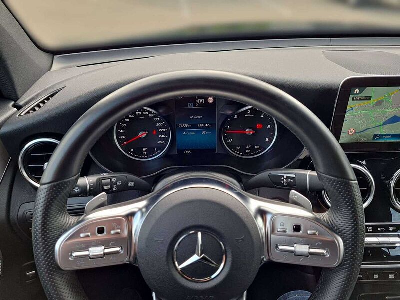 Mercedes-Benz GLC 220 d 4Matic/NAVI/LED/AMG-Line/Distronic/DAB