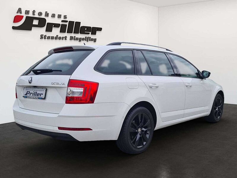 SKODA Octavia 2.0 TDI DSG Combi Style/NAVI/DAB/Apple/