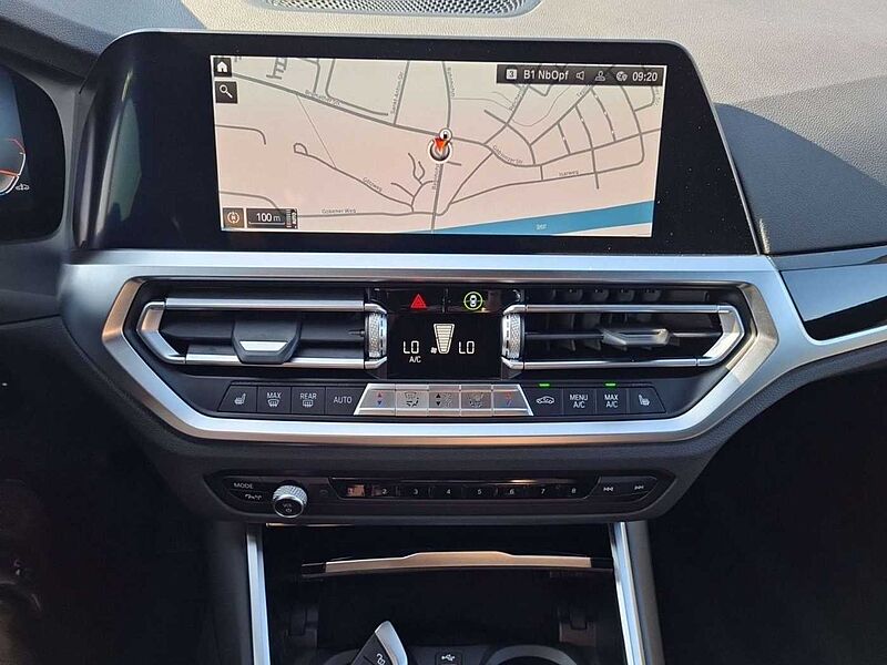 BMW 320 i Touring Sport Line/NAVI/LED/DAB/LiveCockpit