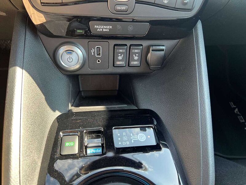 Nissan Leaf 40 kWh N-Connecta/NAVI/DAB/SHZ/Apple