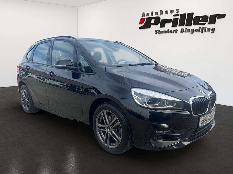 BMW 218 Advantage Autom. /Navi/AHK/DAB