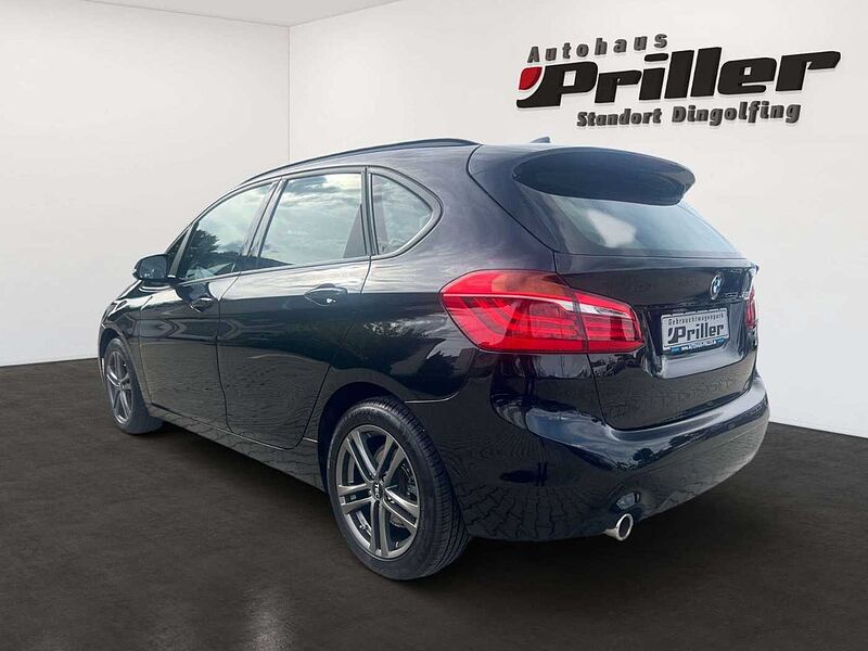 BMW 218 Advantage Autom. /Navi/AHK/DAB