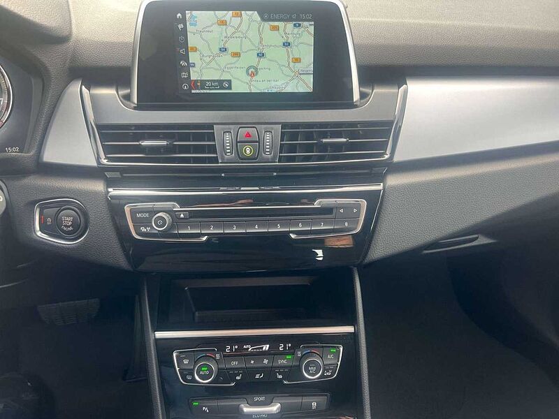 BMW 218 Advantage Autom. /Navi/AHK/DAB