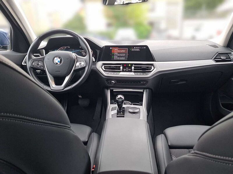 BMW 320 d Touring xDrive Advantage/LED/HUD/Navi/DAB