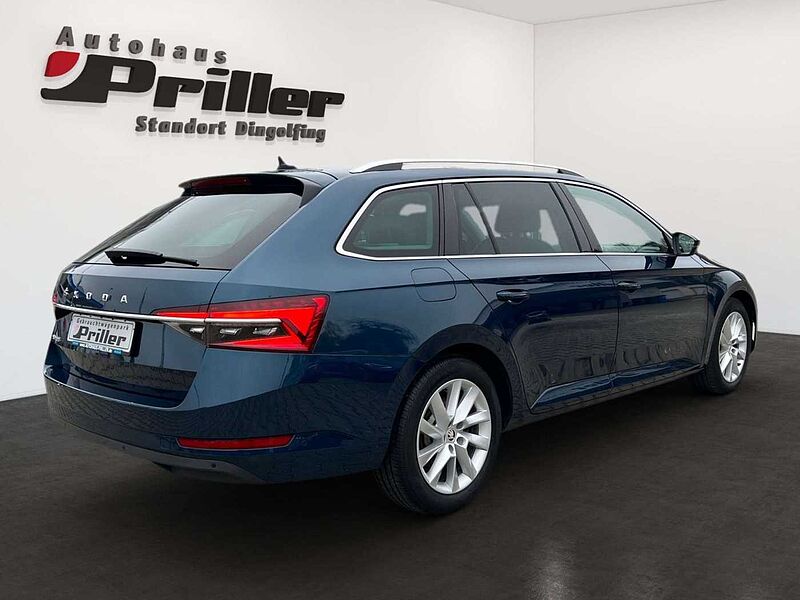 SKODA Superb 2.0 TDI Combi Premium Edition DSG