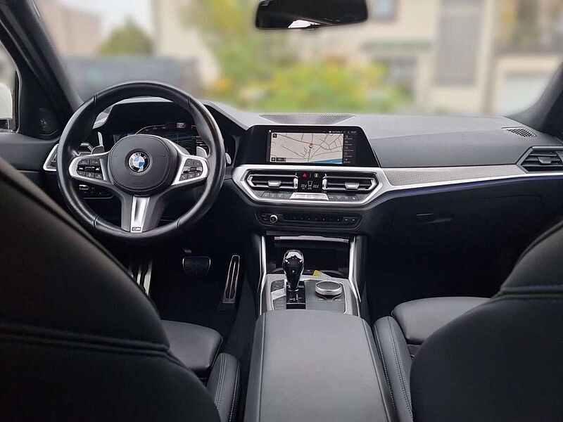 BMW 330 i Touring M Sport/AHK/Laser/HUD/DAB/Kamera