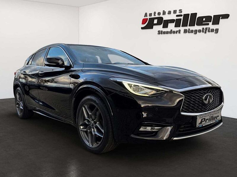 Infiniti Q30 2.2d Premium Tech DCT/AHK/Leder/Navi/LED/18'