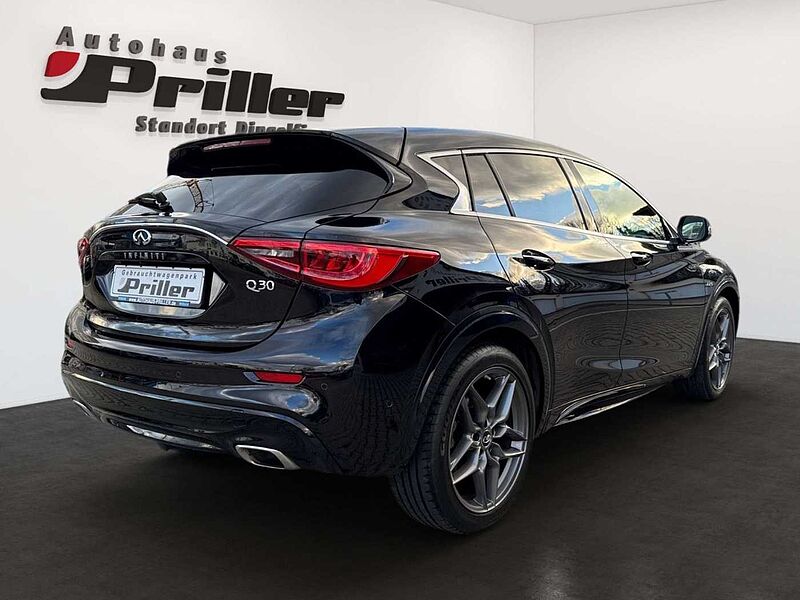 Infiniti Q30 2.2d Premium Tech DCT/AHK/Leder/Navi/LED/18'