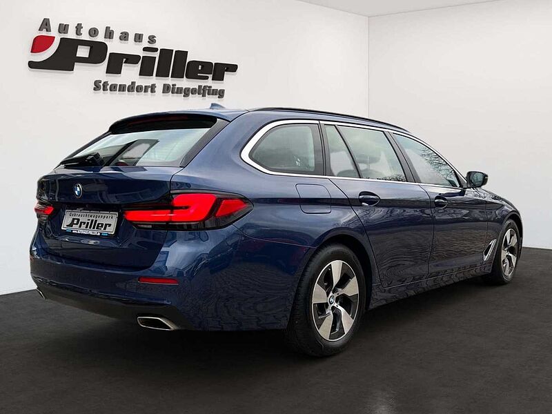 BMW 520 d Touring NAVI/LED/AHK/Apple/Leder/4 Zonen/