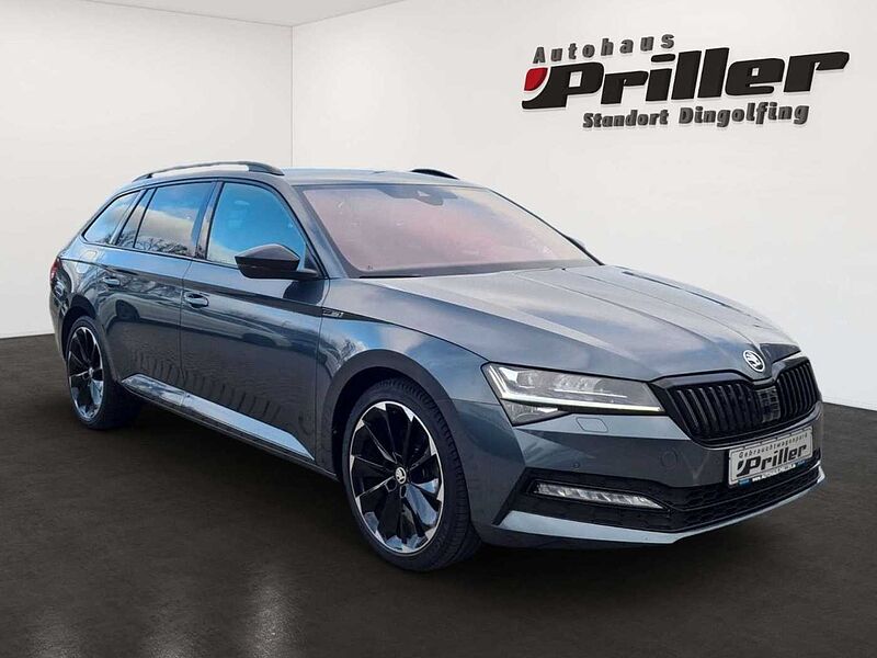 SKODA Superb 2.0TDI Combi Sportline 4x4/NAVI/LED/Apple