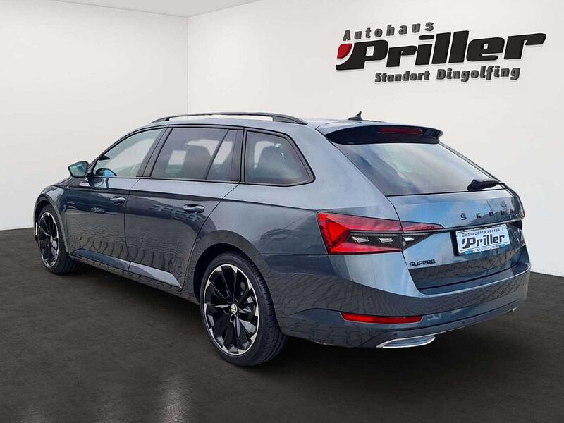 SKODA Superb 2.0TDI Combi Sportline 4x4/NAVI/LED/Apple